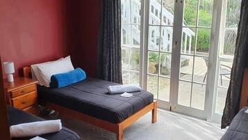 9 bedrooms, Egyptian cotton sheets, premium bedding