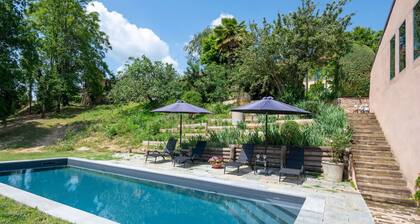 Cosy apartment in villa with private pool, TV, terrace, pets allowed, panoramic view and parking