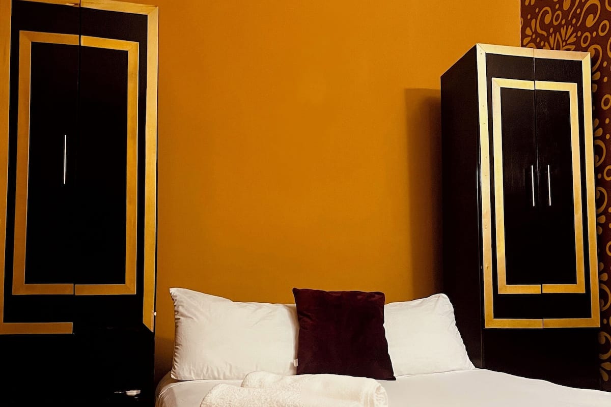 BURLESQUE | Luxe beddengoed, gratis wifi, beddengoed