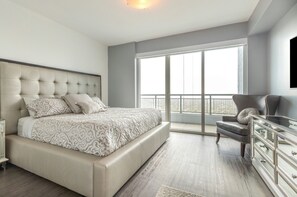 2 bedrooms, desk, iron/ironing board, WiFi