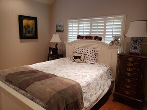 4 bedrooms, iron/ironing board, free WiFi, bed sheets