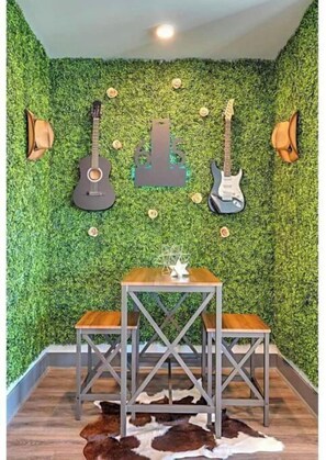 Interior - Walk to Honky Tonks, 10 beds & Rooftop Views Dtown (Nashville)