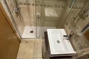 Chuveiro/banheira combinados, bidê