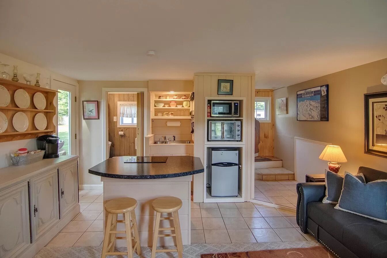 Romantic Hideaway Nestled In The White Mountains