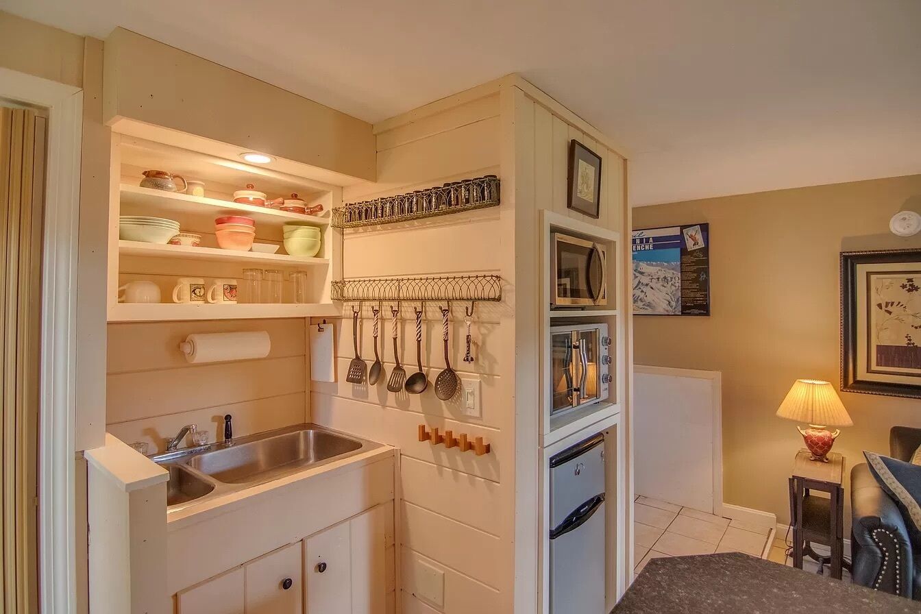 Romantic Hideaway Nestled In The White Mountains