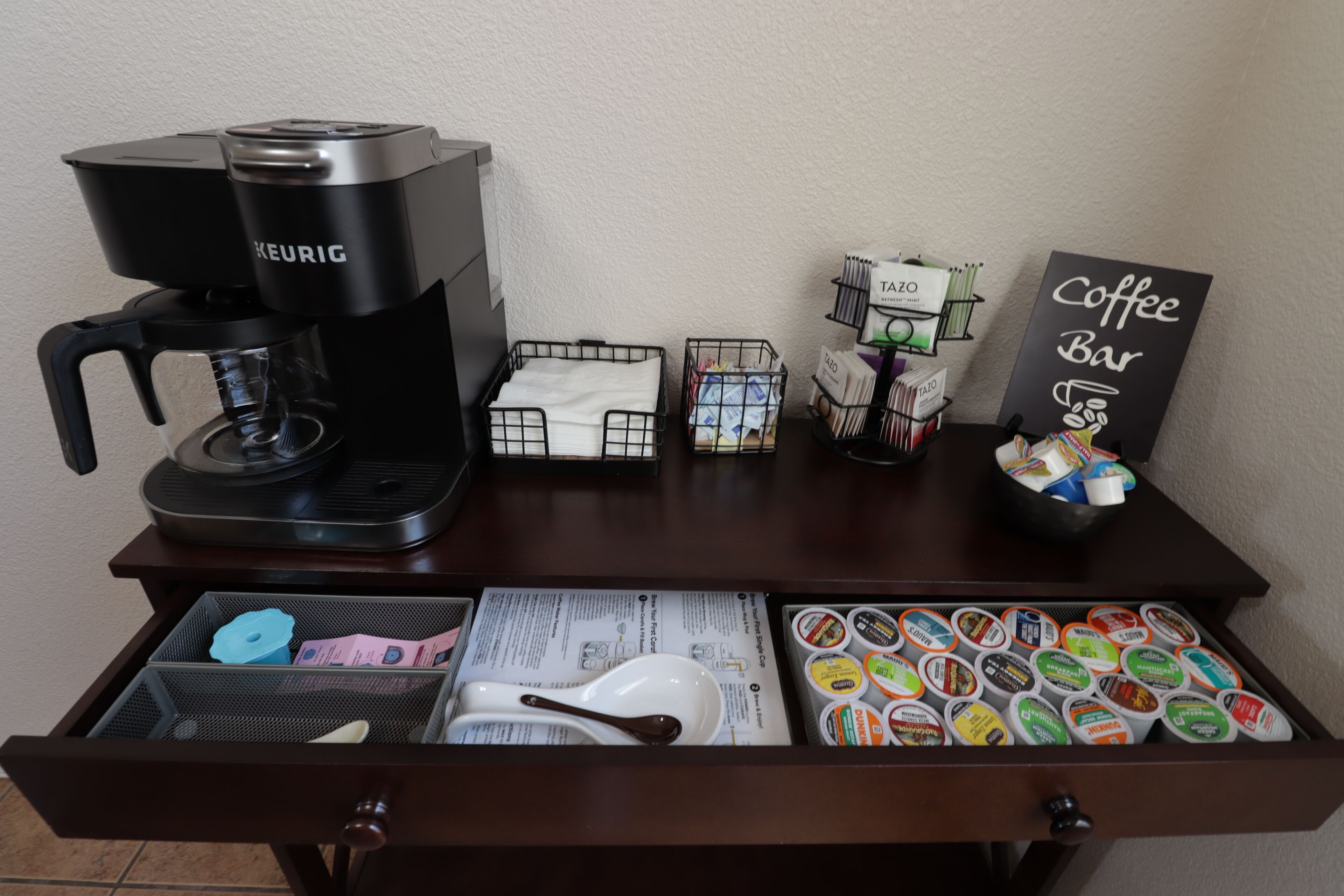 Stunning 3 BR home, cul-de-sac, w/ basketball goal + garage gym