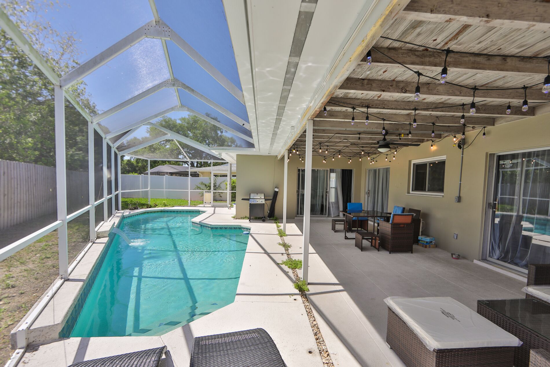 Pool house 3BD/2Baths. Convenient location