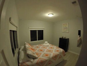 1 camera, ferro/asse da stiro, Wi-Fi, lenzuola