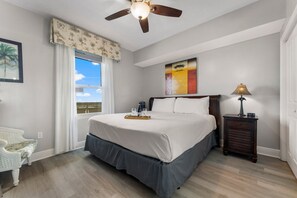 1 bedroom, iron/ironing board, free WiFi, bed sheets - Wide Open Sweeping views! Sleeps 6! Celadon Resort!Bch Srvc incl (Panama City Beach)