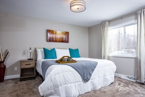 3 slaapkamers, een strijkplank/strijkijzer, gratis wifi, beddengoed