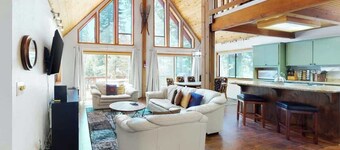 Four seasons Mountain Chalet close to ski resorts