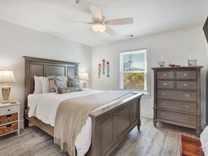 3 slaapkamers, een strijkplank/strijkijzer, wifi, beddengoed