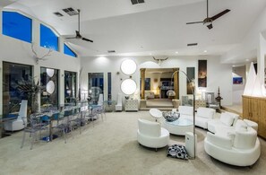 Reception - Starlight Boutique Hotel (Pioneertown)