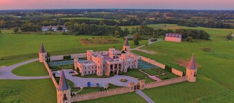 2 Bed/2 Bath/Game Room