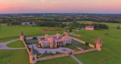 2 Bed/2 Bath/Game Room