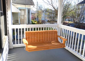 Terrace/patio - Newly renovated home in Downtown Atlanta near Mercedes Benz Arena (Atlanta)