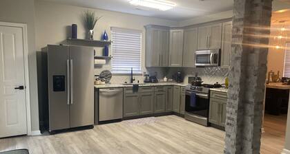 Royal King&Queen bed Luxury Resort 5 mins to beach