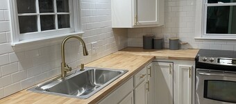 Farmhouse on 24 acres near downtown Aiken and Stable View