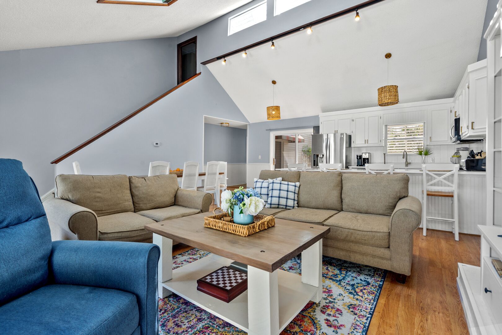 Impeccable 3-bedroom, private pool, sunroom, marsh views - Cherry Grove Beach