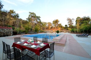 Outdoor pool - The Sky Imperial Kumbhalmer Resort (Kumbhalgarh)