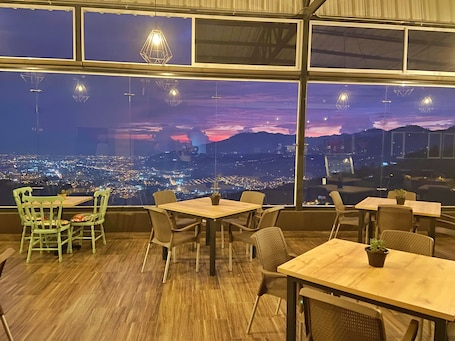 Restaurant. Hotel Entre Lomas