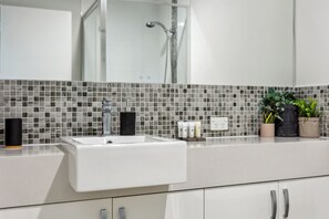 Cozy 1 Bedroom 1 Bathroom Standard Apartment | Bathroom | Shower, free toiletries, hair dryer, bidet