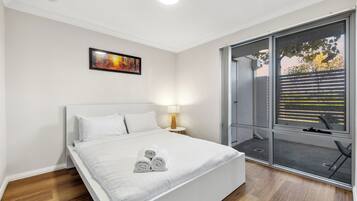 2 bedrooms, iron/ironing board, WiFi, bed sheets