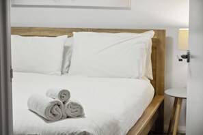 Scenic 1 Bed and 1 Bath Parkview Apartment | Iron/ironing board, WiFi, bed sheets