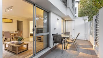 Modern 1 Bed and 1 Bath Standard Apartment | Terrace/patio