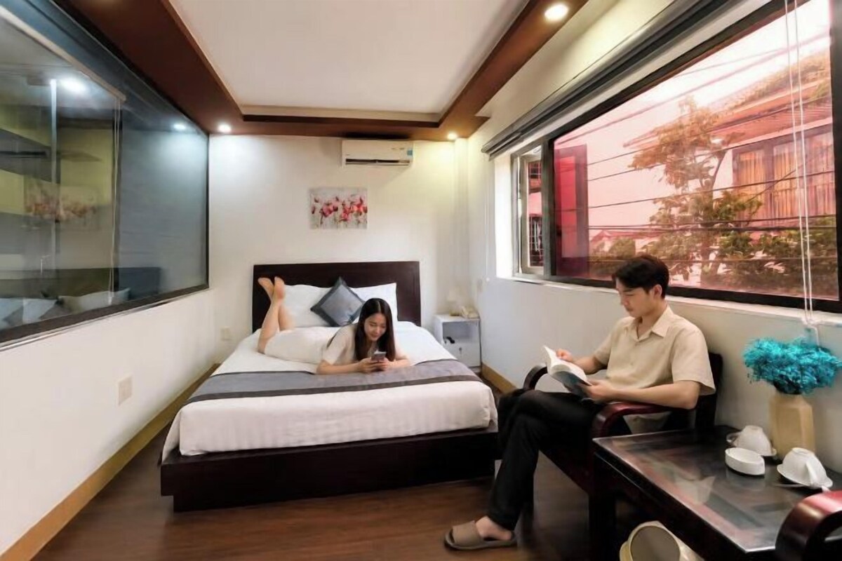 WiFi (free), individually decorated, individually furnished, bed sheets