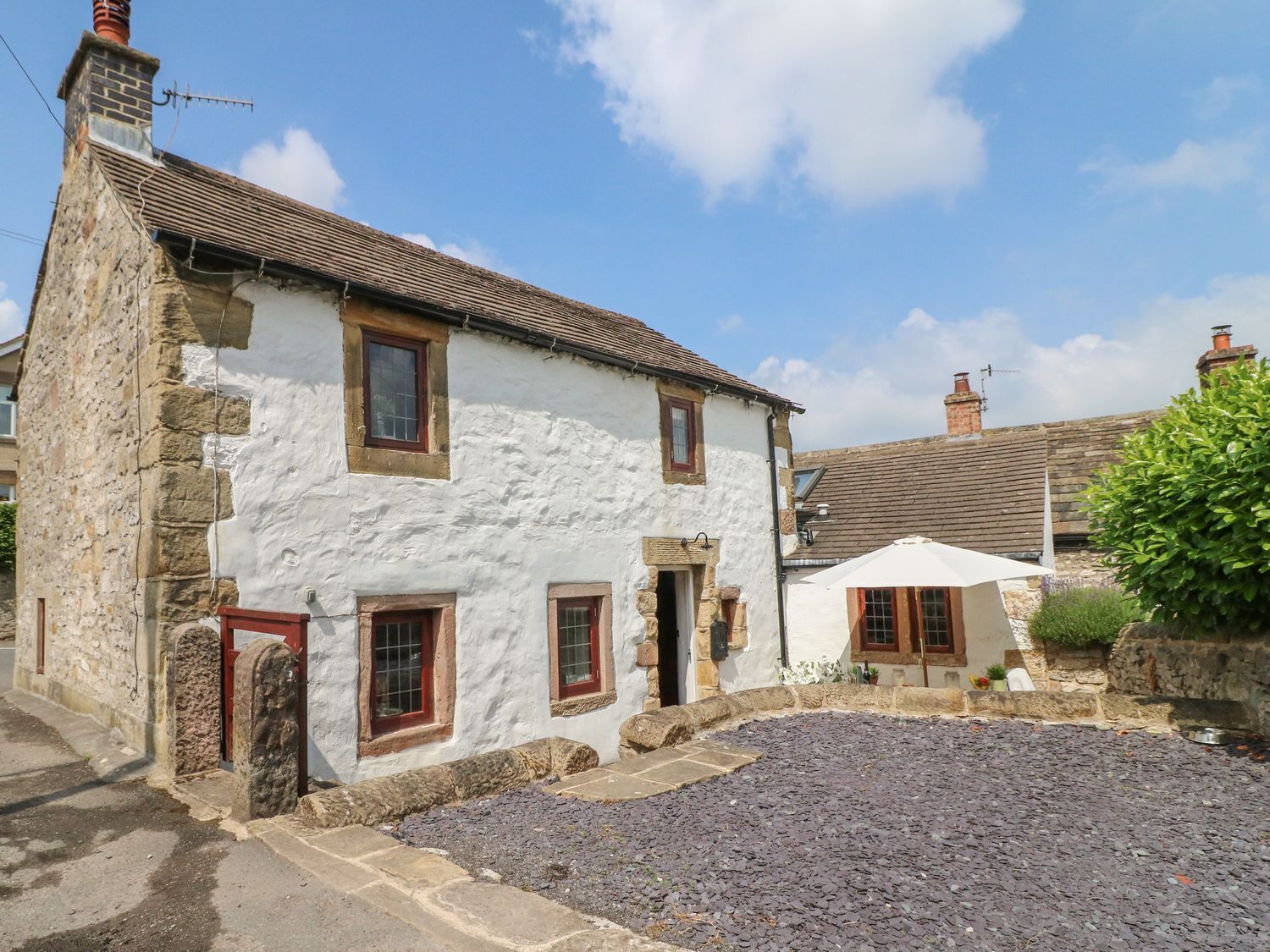 HOPE COTTAGE, pet friendly, with open fire in Youlgreave