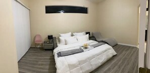 4 bedrooms, desk, iron/ironing board, travel crib