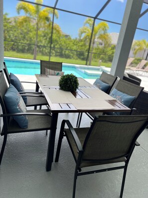 Outdoor dining