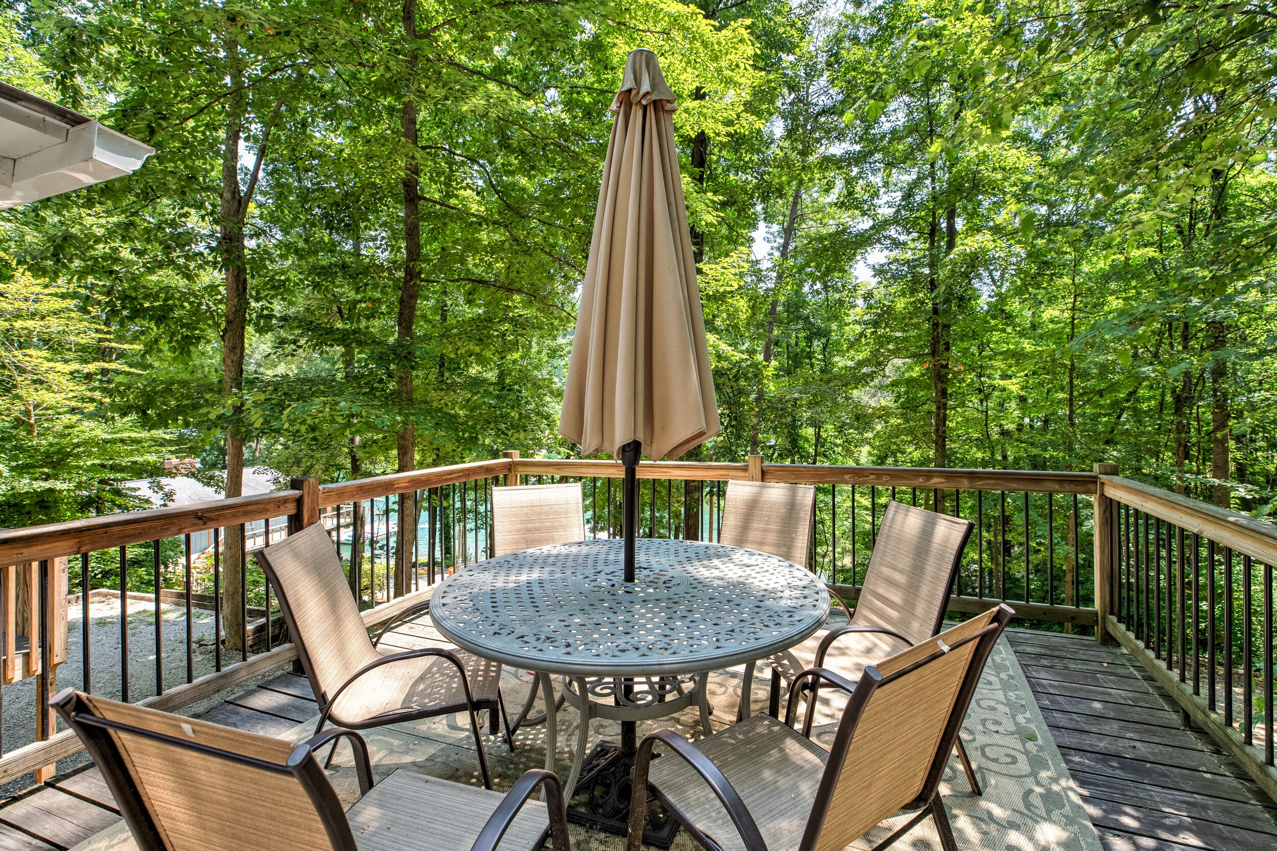 Lake Front Home on beautiful Norris Lake with Covered Dock