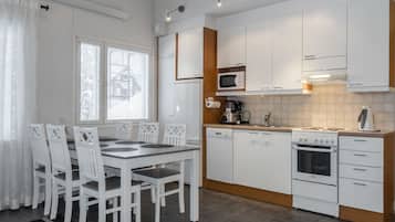 Réfrigérateur, micro-ondes, lave-vaisselle