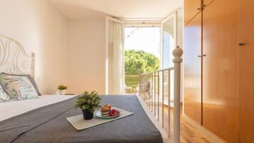 3 slaapkamers, een strijkplank/strijkijzer, wifi