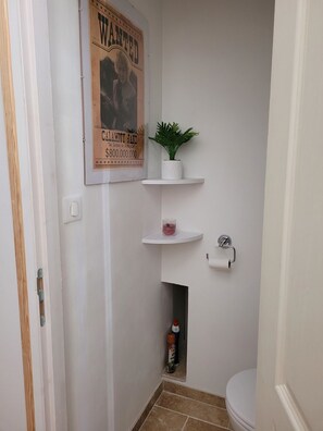 Shower, hair dryer, towels, soap - Charming little apartment between mare and monti (Sartène)