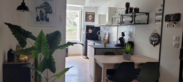 Private kitchen - Charming little apartment between mare and monti (Sartène)