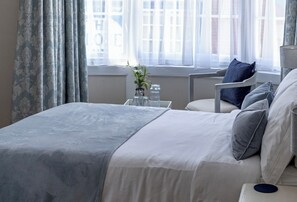 Deluxe Double Room, Ensuite | Premium bedding, memory foam beds, individually decorated - The Wadham (Weymouth)
