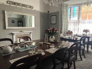 Dining - The Wadham (Weymouth)