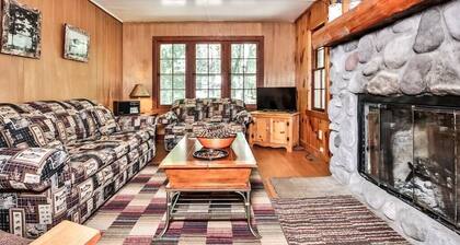 Hearthwood Beach House: Lake Tomahawk PET FRIENDLY