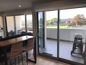 Interior - Modern apartment on Bell Street (Torquay)