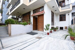 Exterior detail - BedChambers Serviced Apartments - Artemis Hospital. (Gurgaon)
