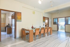 Dining - BedChambers Serviced Apartments - Artemis Hospital. (Gurgaon)