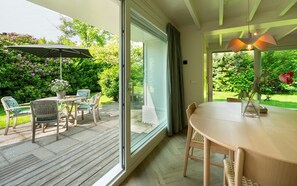 Dining - Het Ongerepte 18 bungalow with privacy near beach (Renesse)