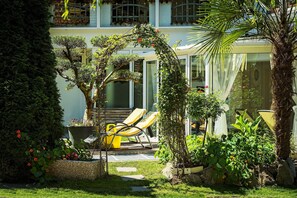 Terrace/patio - Holiday Apartment "Alpenhof Lodge Ifinger" with Mountain View, Breakfast, Wellness & Wi-Fi (Saltaus)
