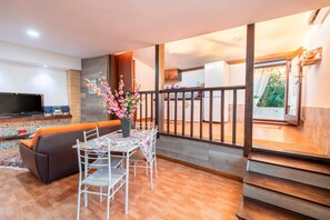 Dining - Villa "Ina" with Sea View, Shared Pool and Wi-Fi (Cinisi)