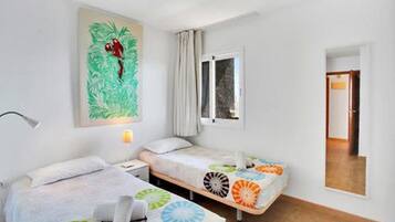 1 chambre, fer et planche Ă  repasser, Wi-Fi gratuit, draps fournis