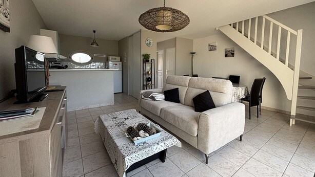 TV - Modern house in Saint-Pierre-d'Oléron with garden, near port and beaches, sleeps 4 (Saint-Pierre-d'Oléron)
