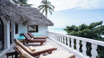 Panoramic Room, 3 Bedrooms, Ocean View | Terrace/patio